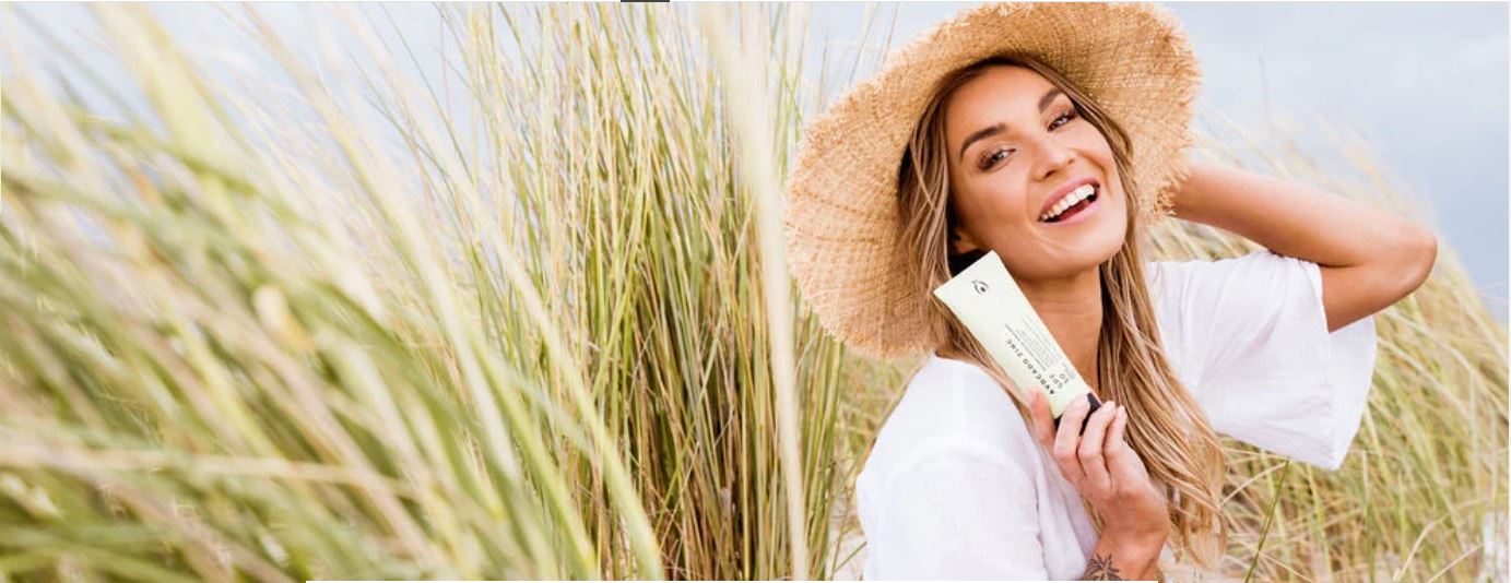 WHY YOU SHOULD ALWAYS OPT FOR A PHYSICAL SUNSCREEN.